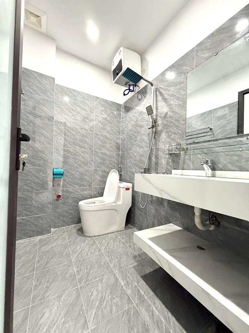 BÁN NHÀ PHỐ ĐỒNG HÒA, KIẾN AN – NHÀ MỚI, SÂN CỔNG RIÊNG, Ô TÔ ĐỖ CỬA